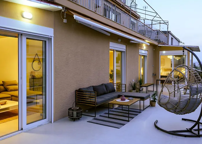 H Experience - Urban 2Bd Rooftop Athens Center